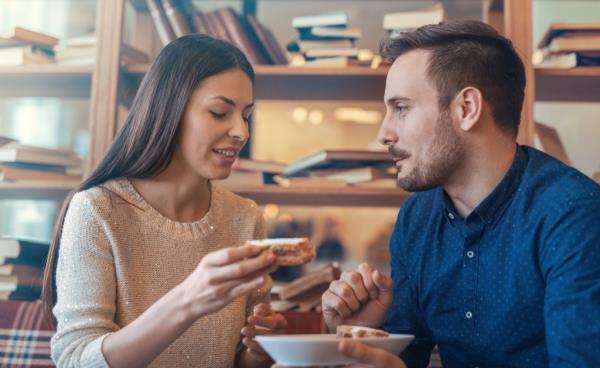 Couple, sandwiches airport secrets