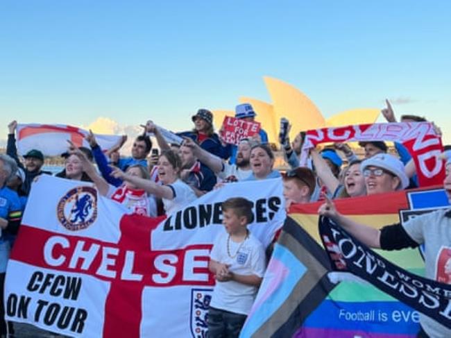 English fans predict victory in the heart of Sydney.