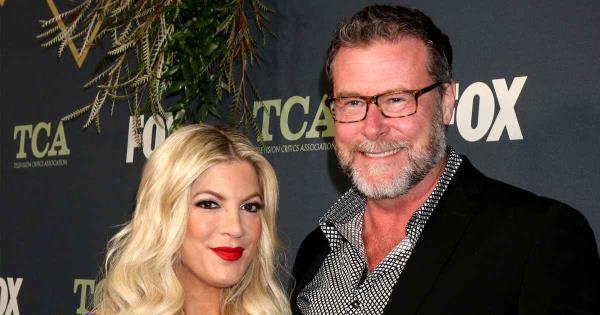 Watch Tori Spelling and Dean McDermott Celebrate Christmas in July