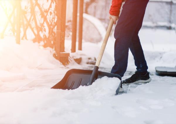 man shoveling snow, airplane facts