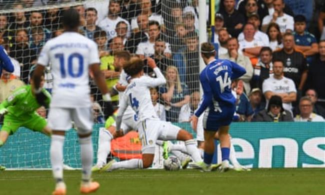 Josh Bowler finds the back of the Leeds net to put Cardiff ahead